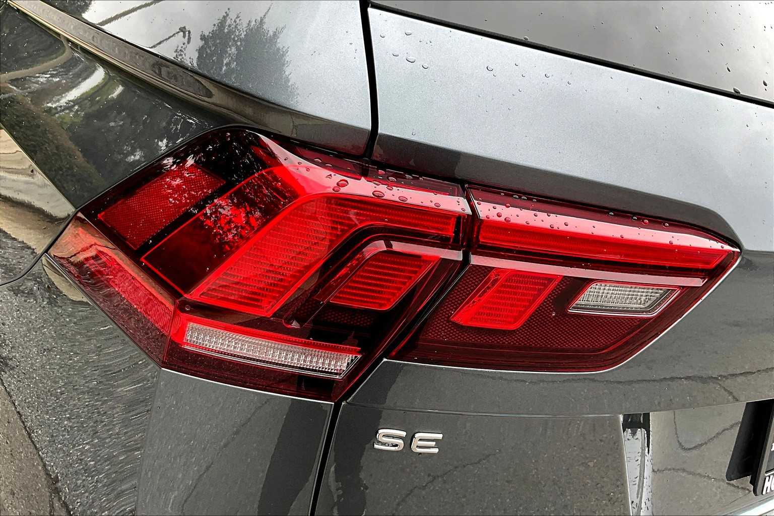 2024 Volkswagen Tiguan SE R-Line Black photo 24