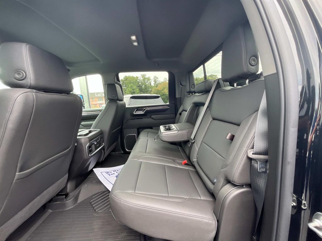 2025 Chevrolet Silverado 2500HD LTZ photo 12