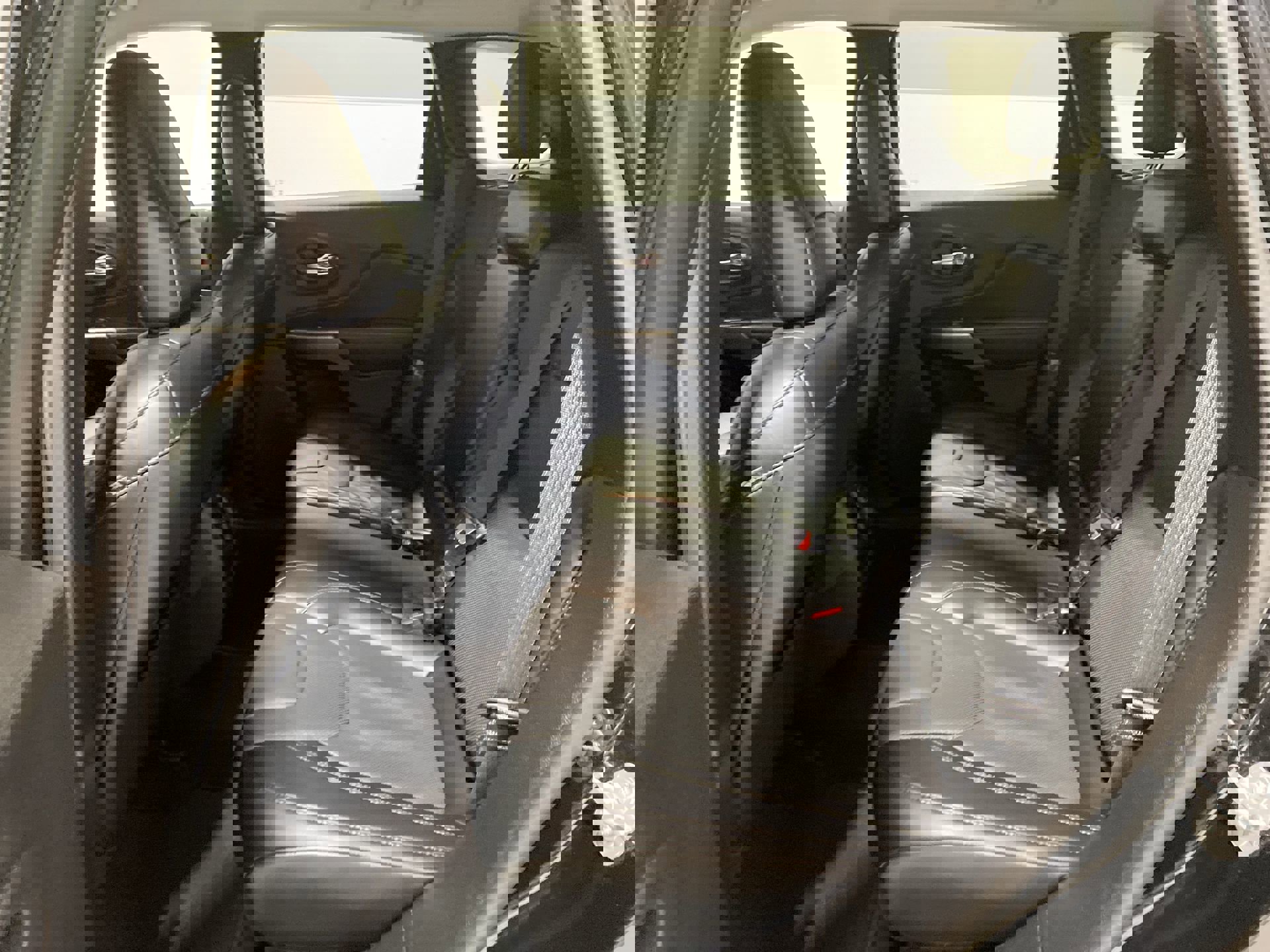 2019 Jeep Cherokee Limited photo 21