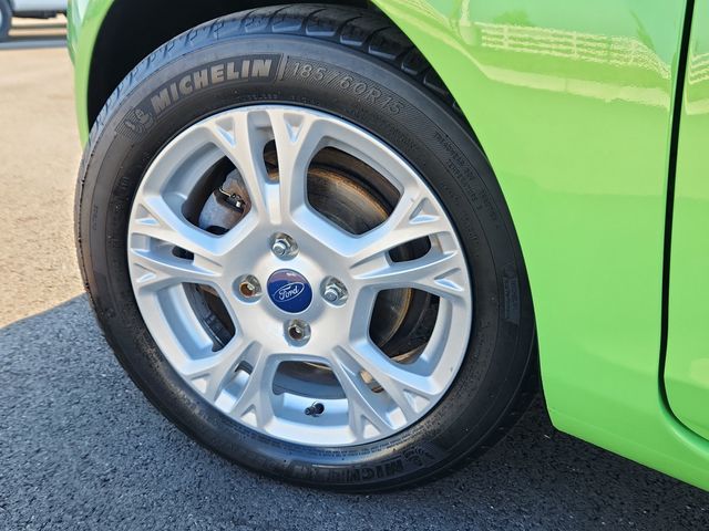 2014 Ford Fiesta SE photo 10