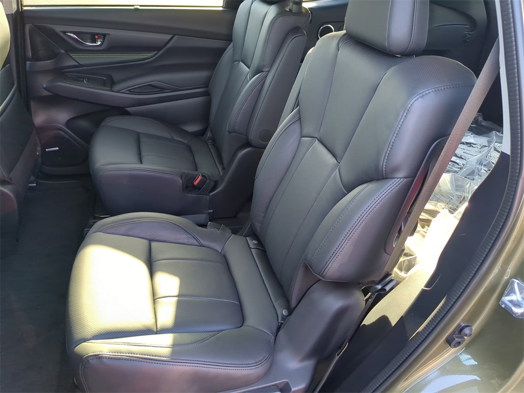 2025 Subaru Ascent Onyx Edition Touring photo 17