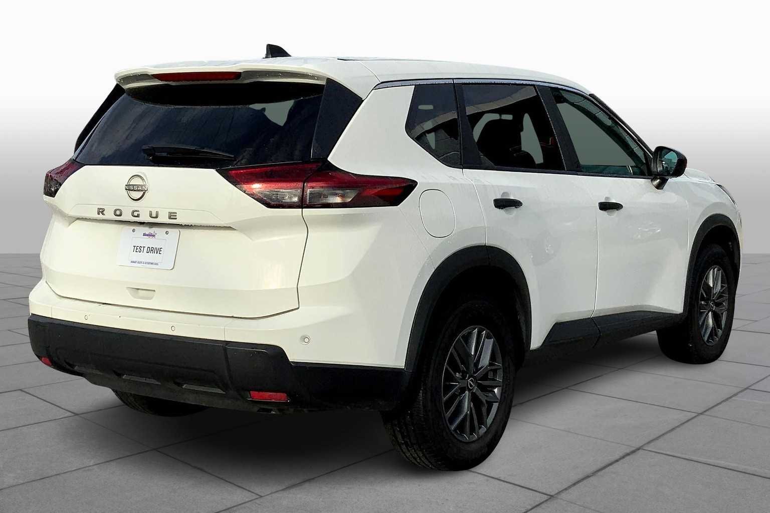 2024 Nissan Rogue S photo 11