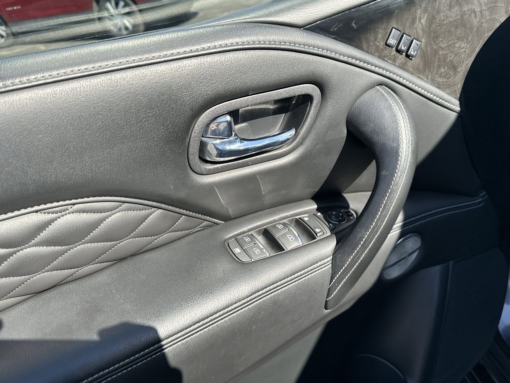 2023 INFINITI QX80 - Image 23