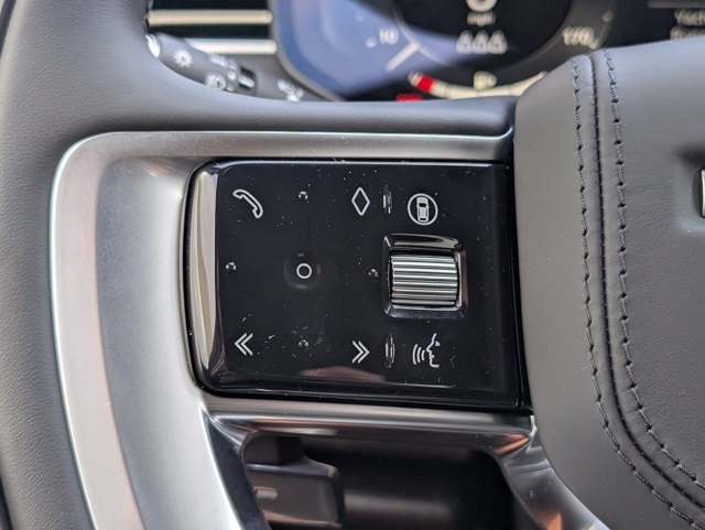 2025 Land Rover Range Rover SE photo 17