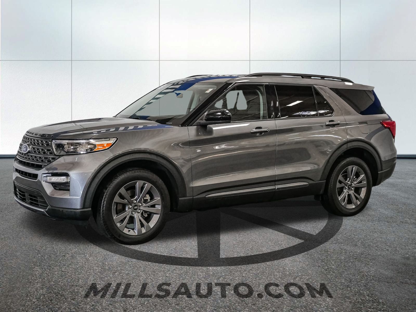 2023 Ford Explorer XLT photo 2
