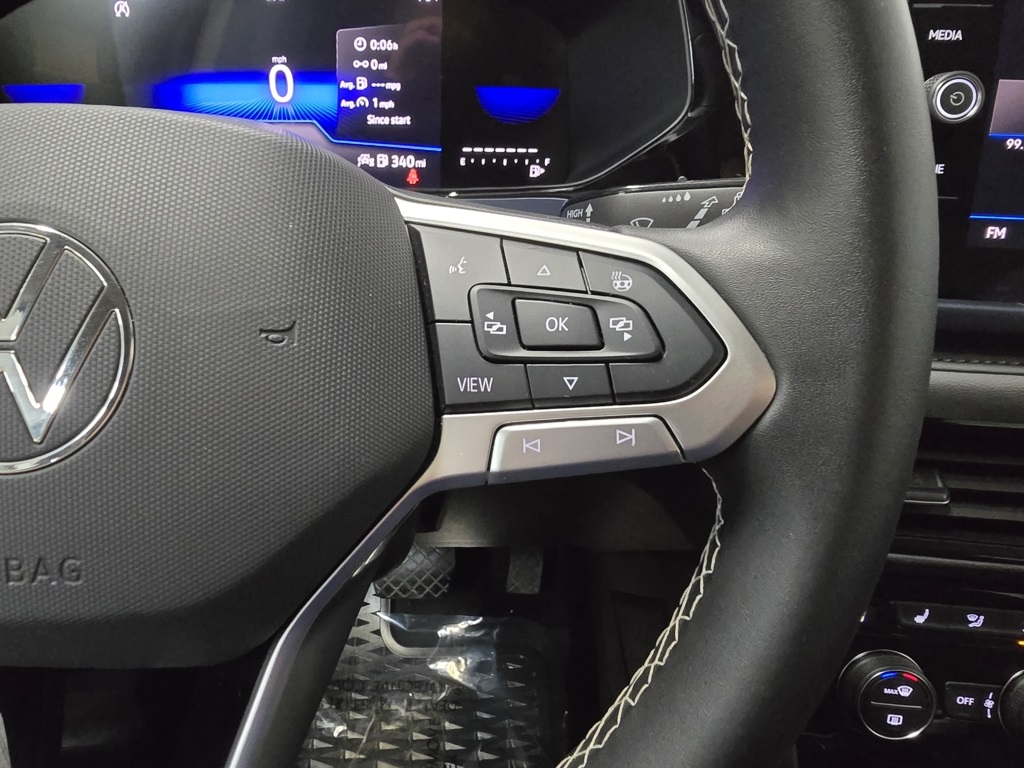 2024 Volkswagen Taos SE photo 20