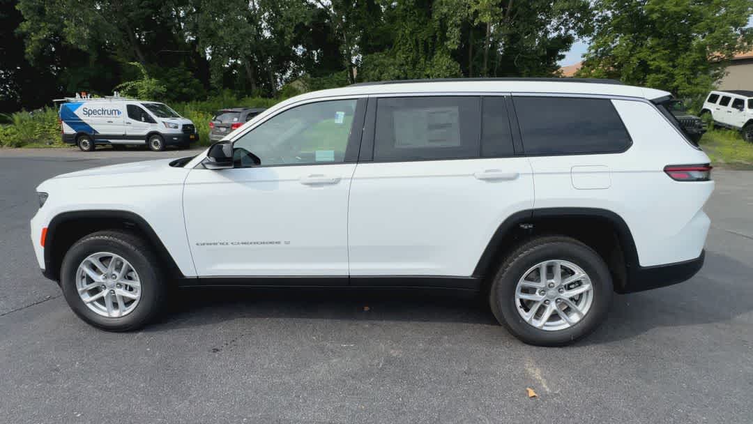2025 Jeep Grand Cherokee Laredo X photo 4