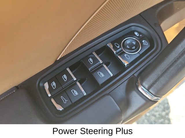 2016 Porsche Cayenne Base photo 13