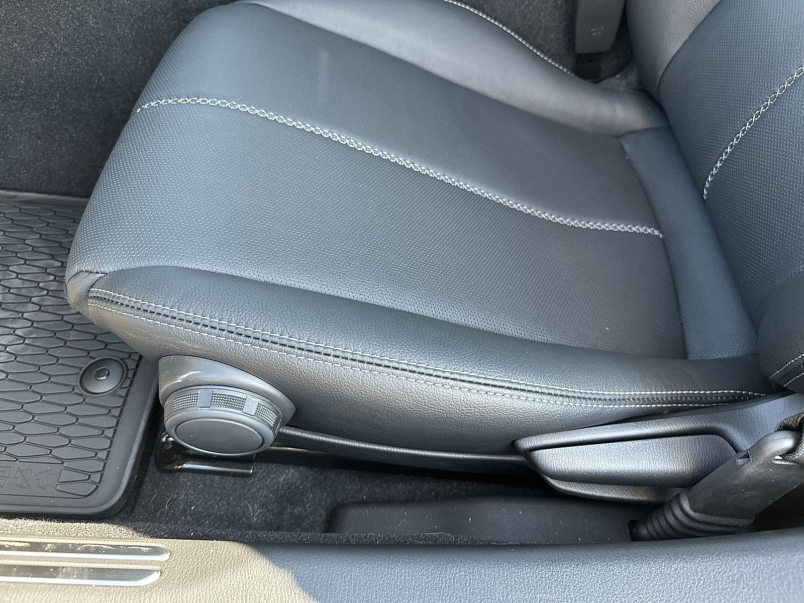 New 2024 Aero Gray Metallic Mazda Grand Touring image 14