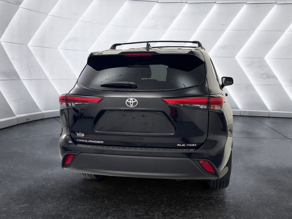 2023 Toyota Highlander XLE photo 3