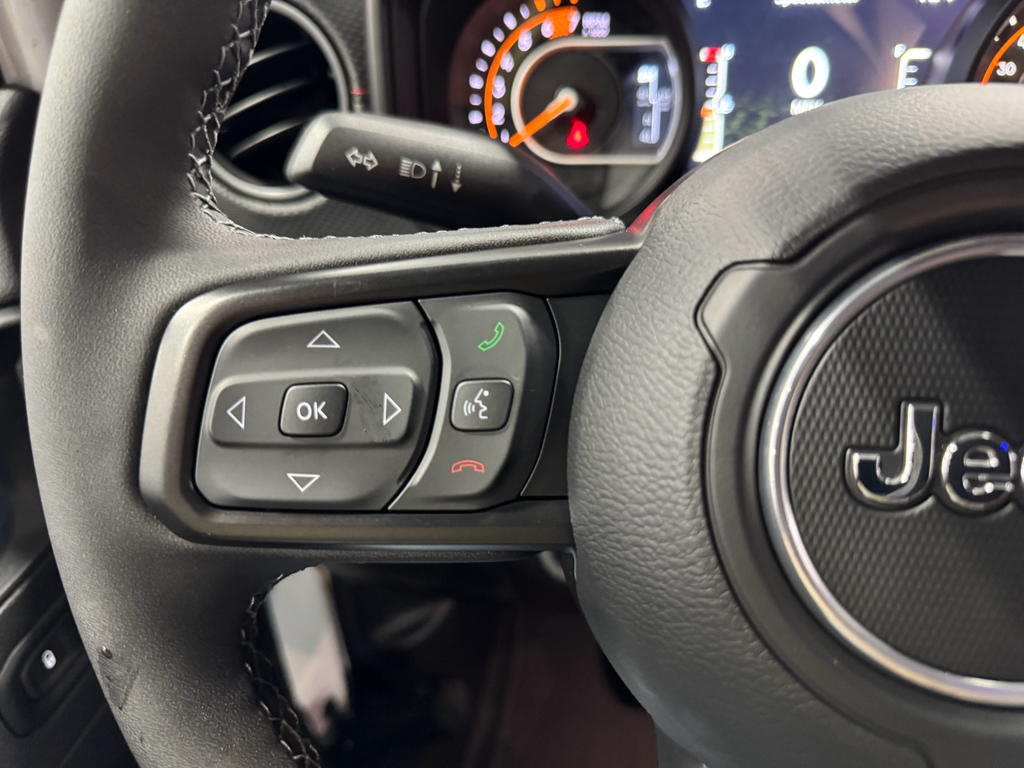 2025 Jeep Wrangler Rubicon X photo 27