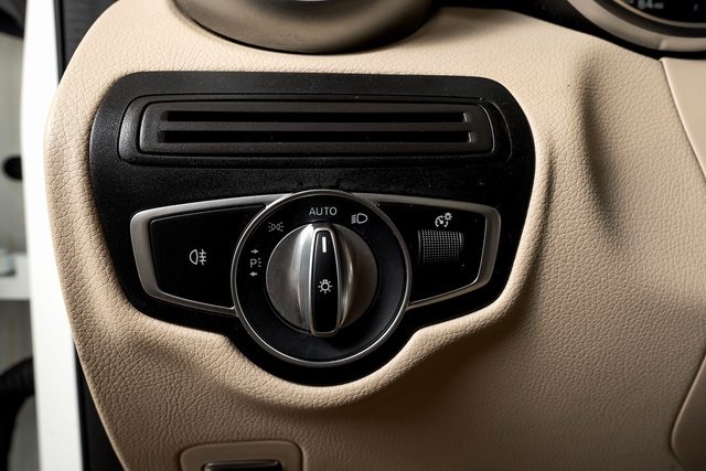 2022 Mercedes Benz GLC 300 4MATIC photo 40