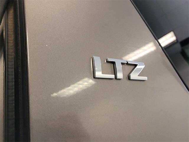 2012 Chevrolet Suburban 1500 LTZ photo 5