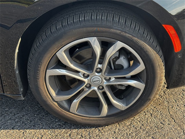 2025 Chrysler Pacifica Pinnacle photo 9