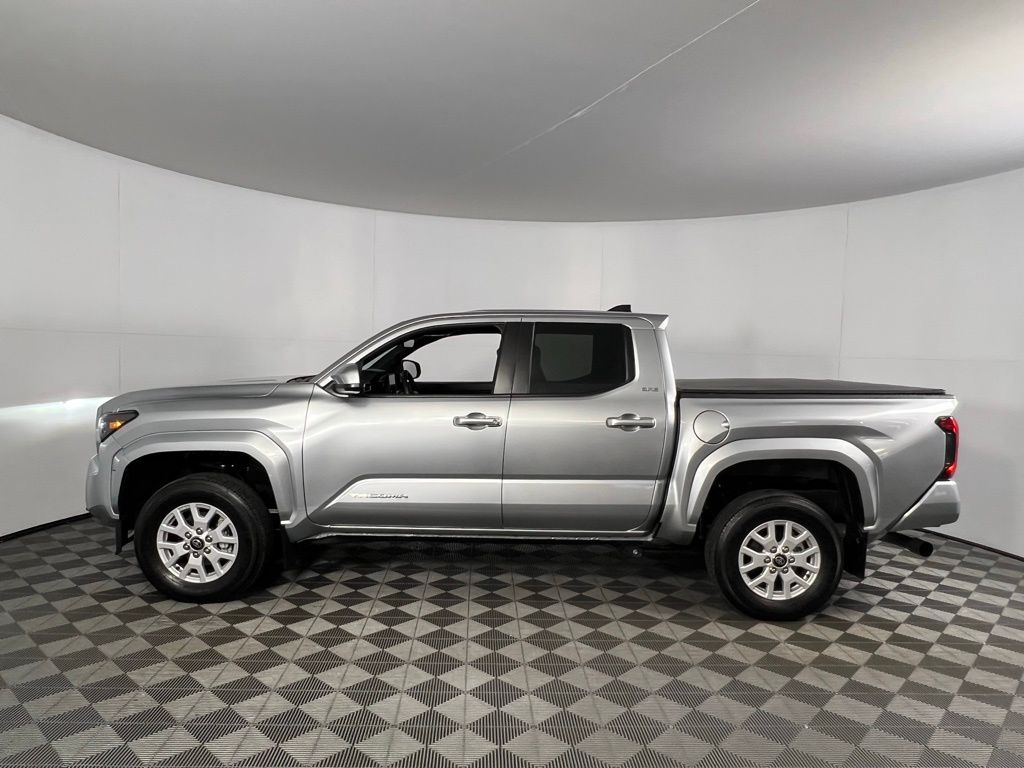 2024 Toyota Tacoma SR5 photo 6