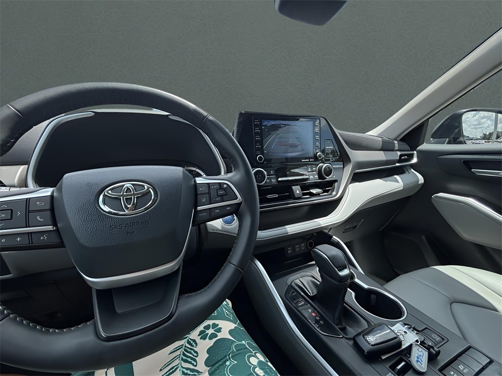 2022 Toyota Highlander Hybrid XLE photo 22