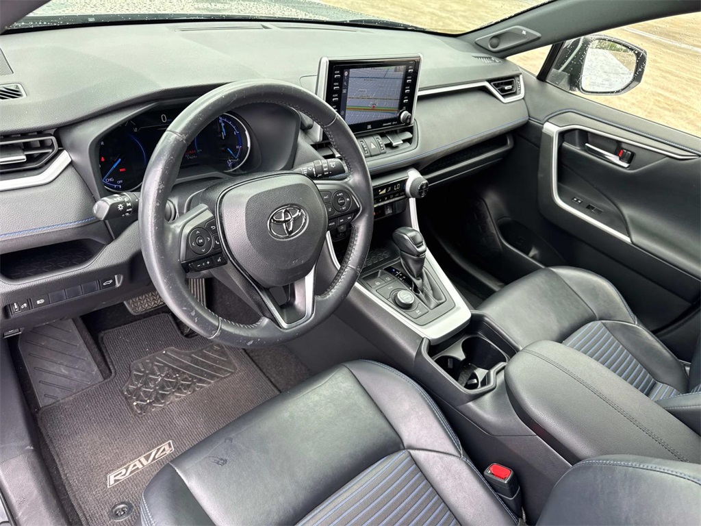 2020 Toyota RAV4 Hybrid XSE photo 14