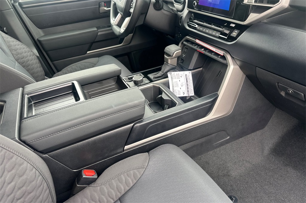 2025 Toyota Tundra SR5 CrewMax photo 12