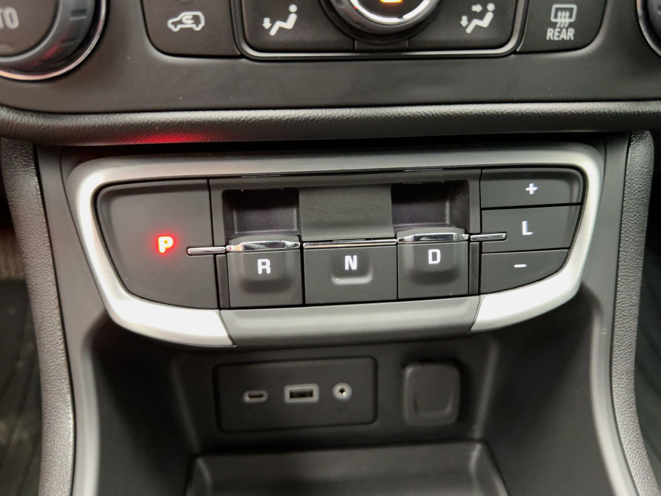 2024 Gmc Terrain SLE photo 25