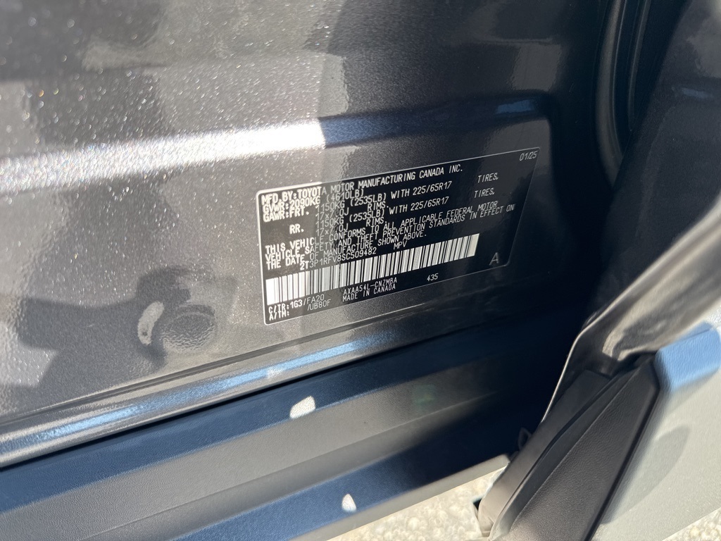 2025 Toyota RAV4 XLE photo 36