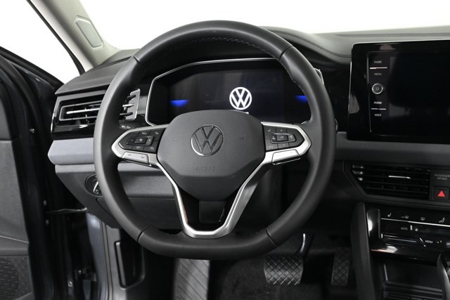 2025 Volkswagen Jetta 1.5T SE photo 3