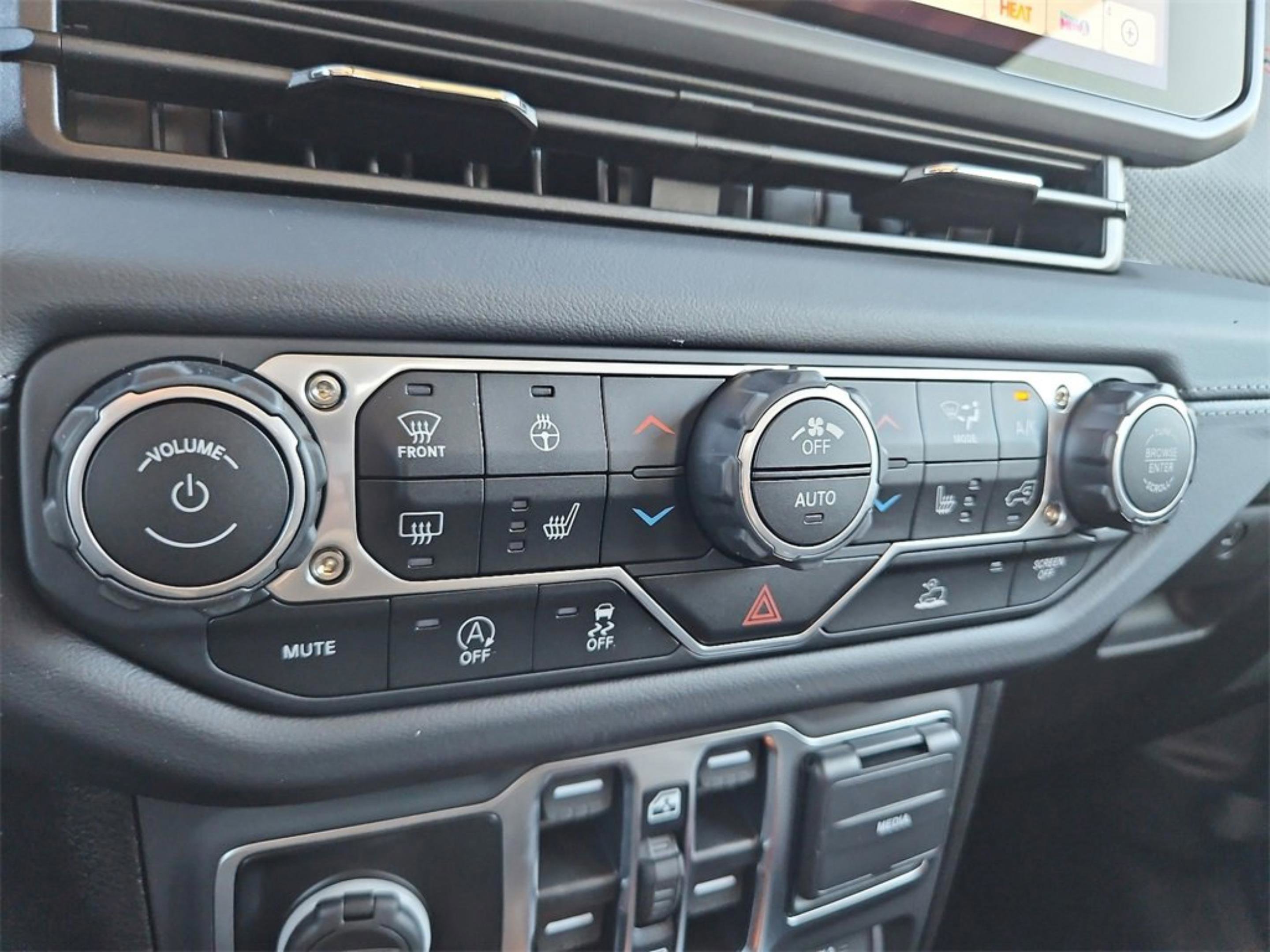 2025 Jeep Gladiator Rubicon photo 21