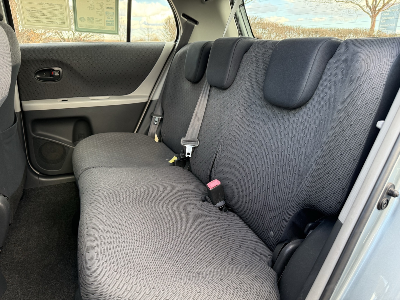 2009 Toyota Yaris Base photo 2