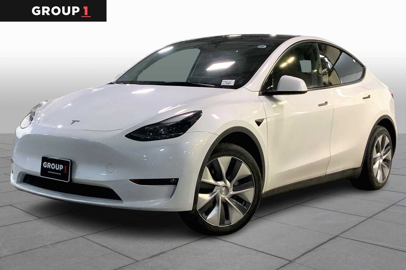 2023 Tesla Model Y Long Range's photo