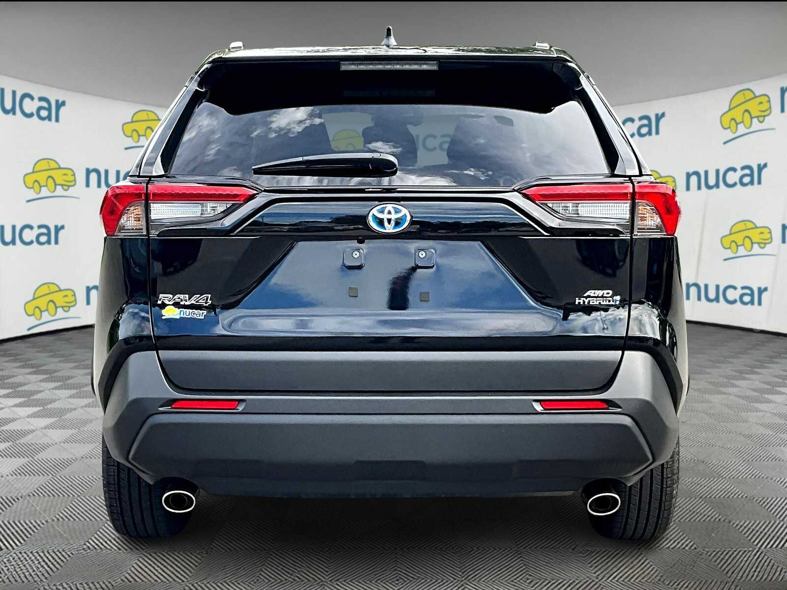 2022 Toyota RAV4 Hybrid XLE Premium photo 4