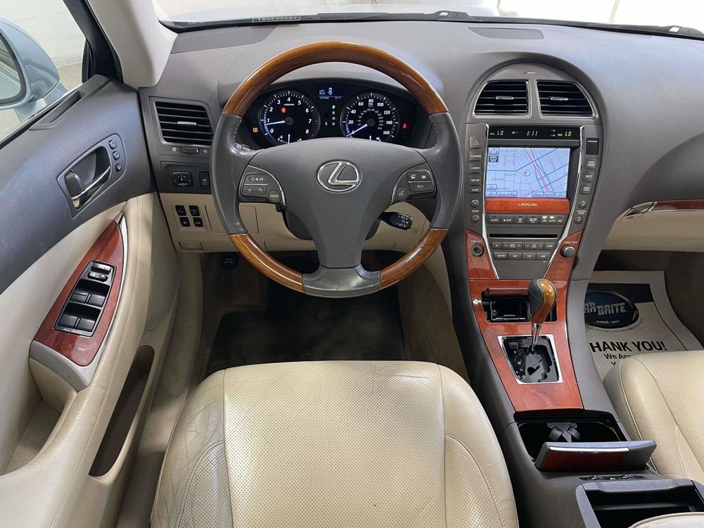 2010 Lexus ES 350 photo 9