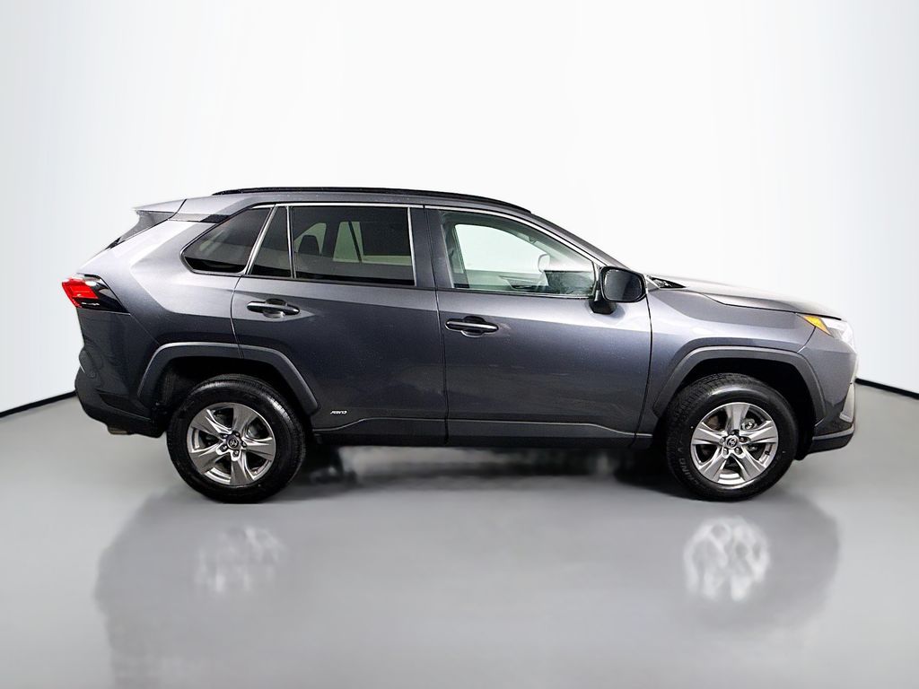 2023 Toyota RAV4 Hybrid XLE photo 8