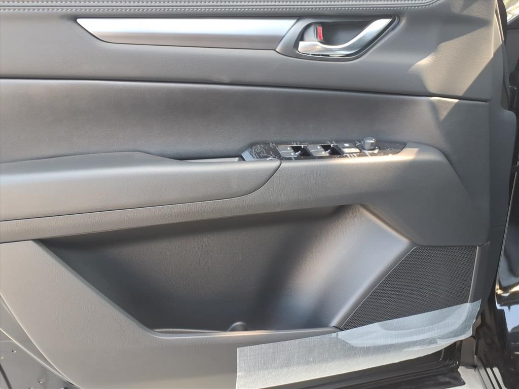 2025 Mazda CX-5 2.5 Select photo 17