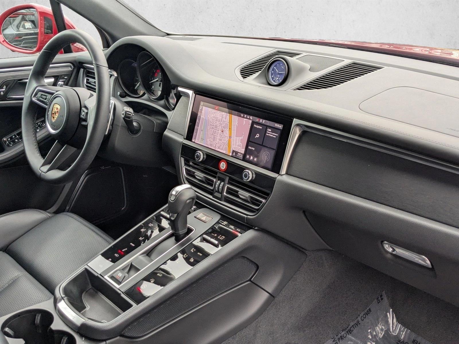 2025 Porsche Macan GTS photo 20