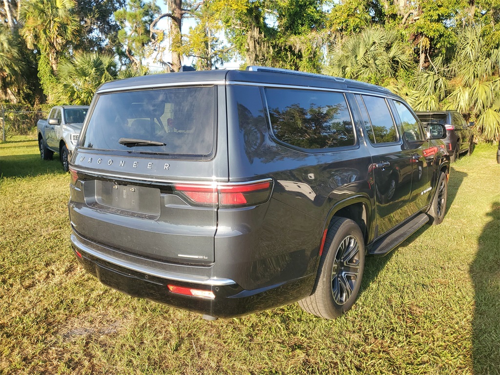 2023 Jeep Wagoneer L Series II photo 2