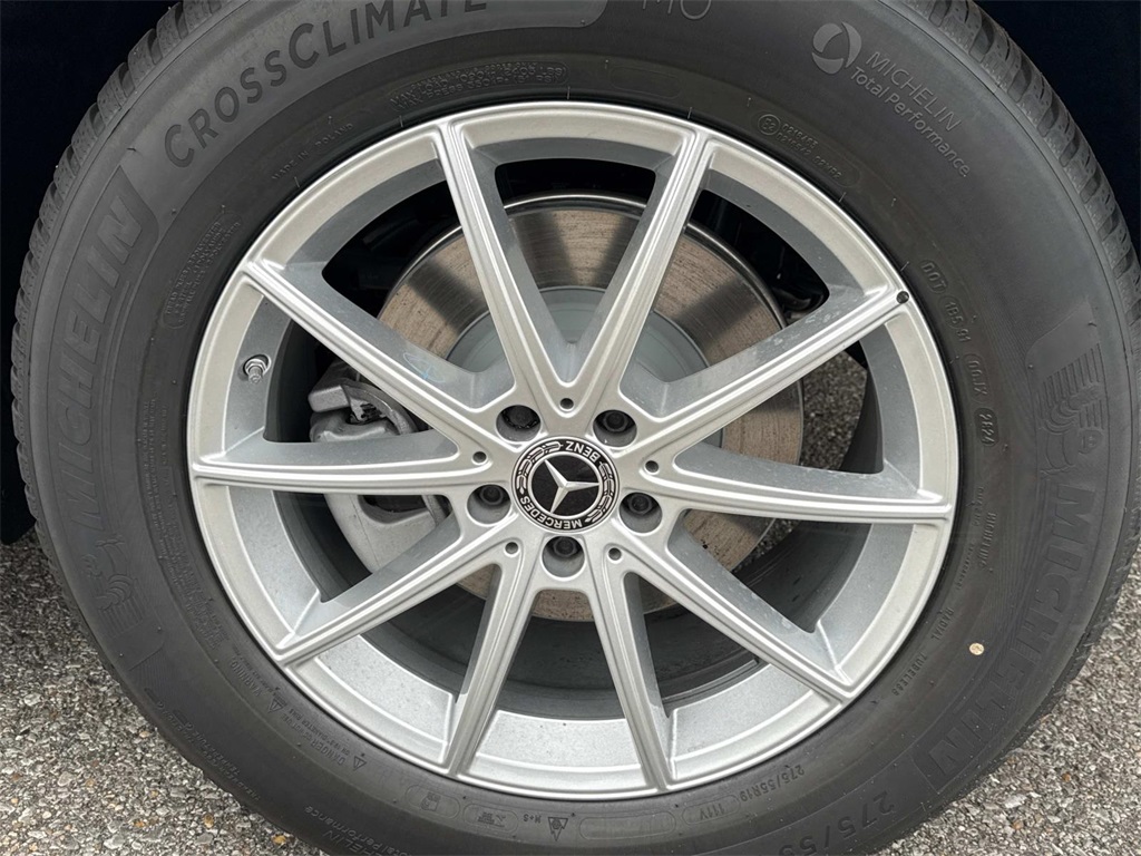 2025 Mercedes Benz GLE 450 4MATIC photo 3
