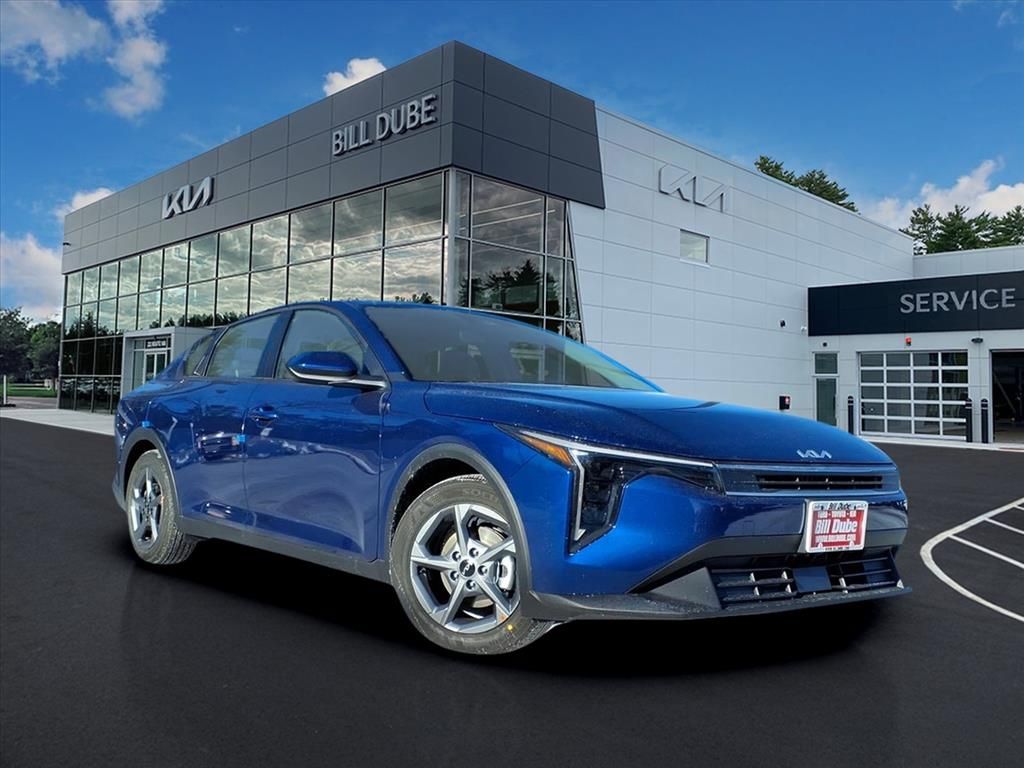 2025 Kia K4 LXS's photo