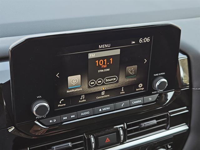 2025 Nissan Pathfinder SV photo 11