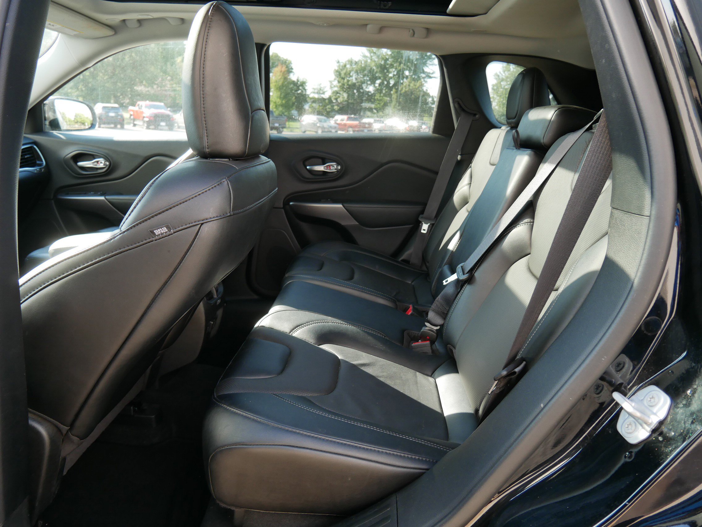 2022 Jeep Cherokee Limited photo 11
