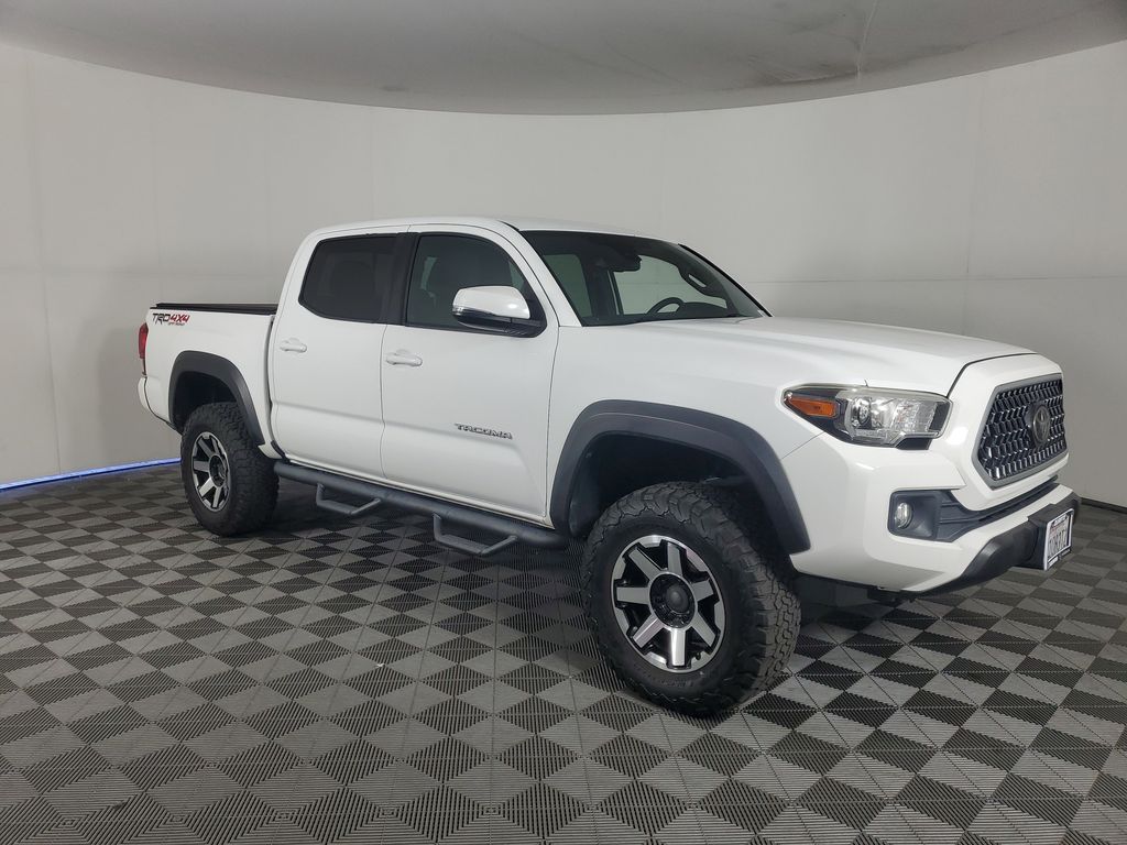 2019 Toyota Tacoma TRD Off-Road V6 photo 2