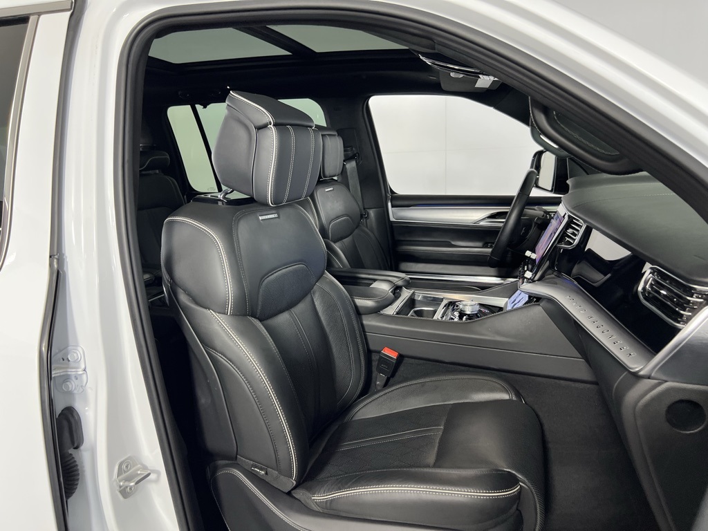 2023 Jeep Grand Wagoneer II photo 29