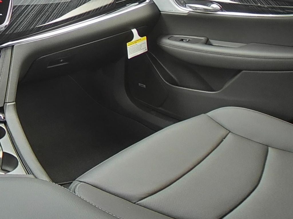 2025 Cadillac XT6 Premium Luxury photo 13