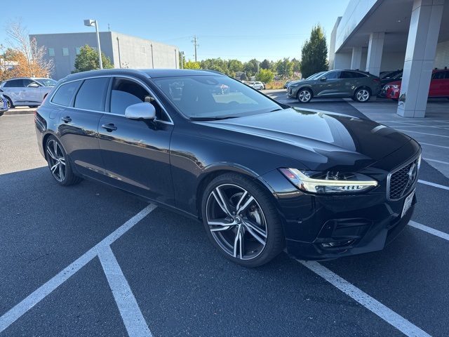2018 Volvo V90 T5 R-Design photo 4