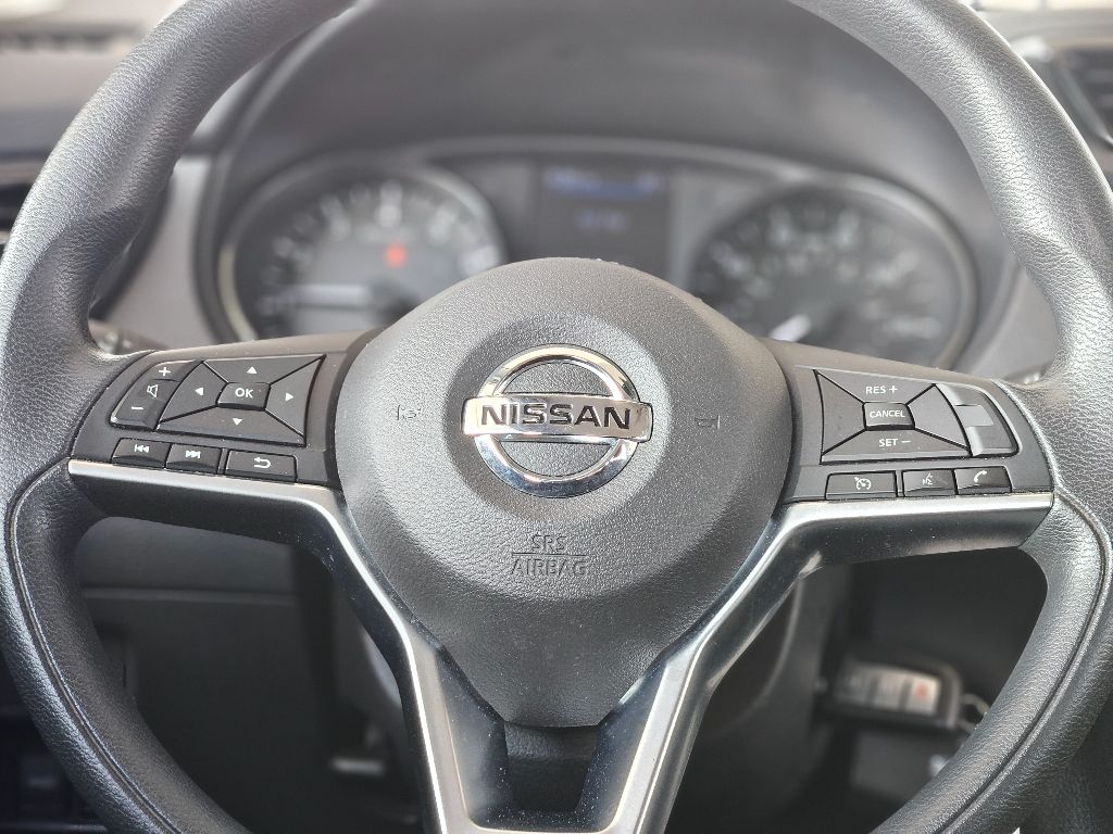 2022 Nissan Rogue Sport S photo 13