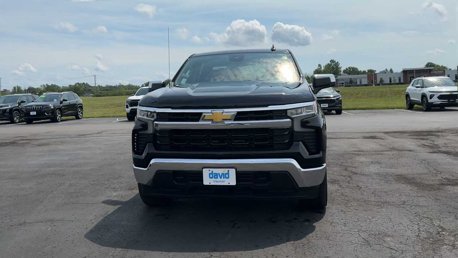 2026 Chevrolet Silverado 1500 LT photo 2