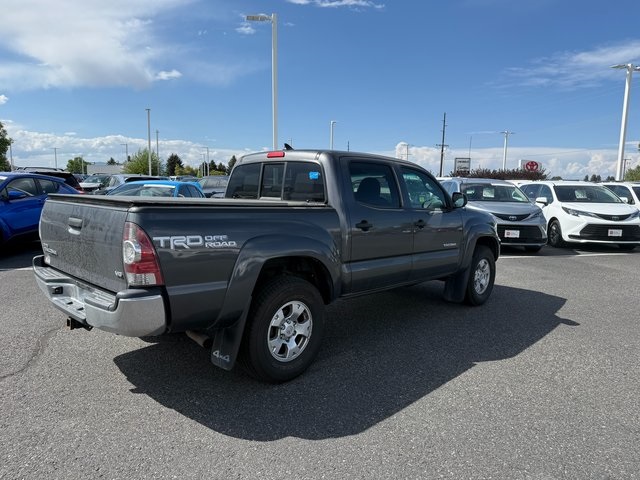 2015 Toyota Tacoma Base Double Cab photo 2