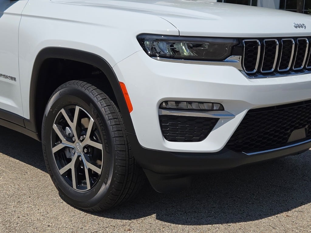 2025 Jeep Grand Cherokee Limited photo 4