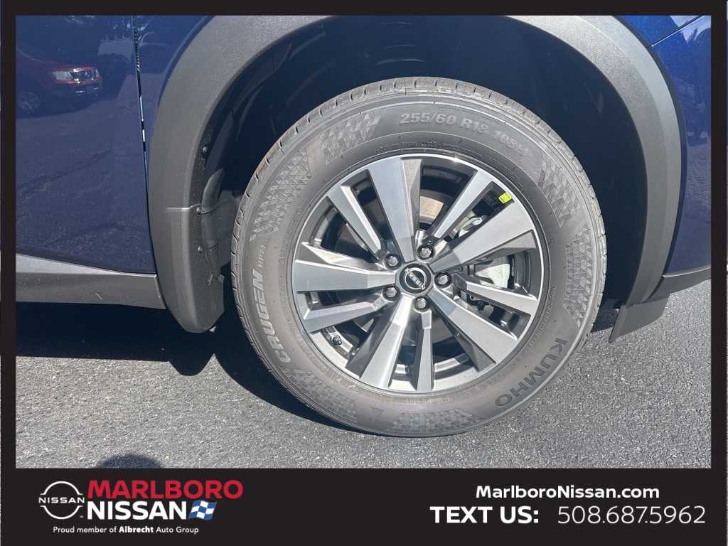 2025 Nissan Pathfinder SL photo 10