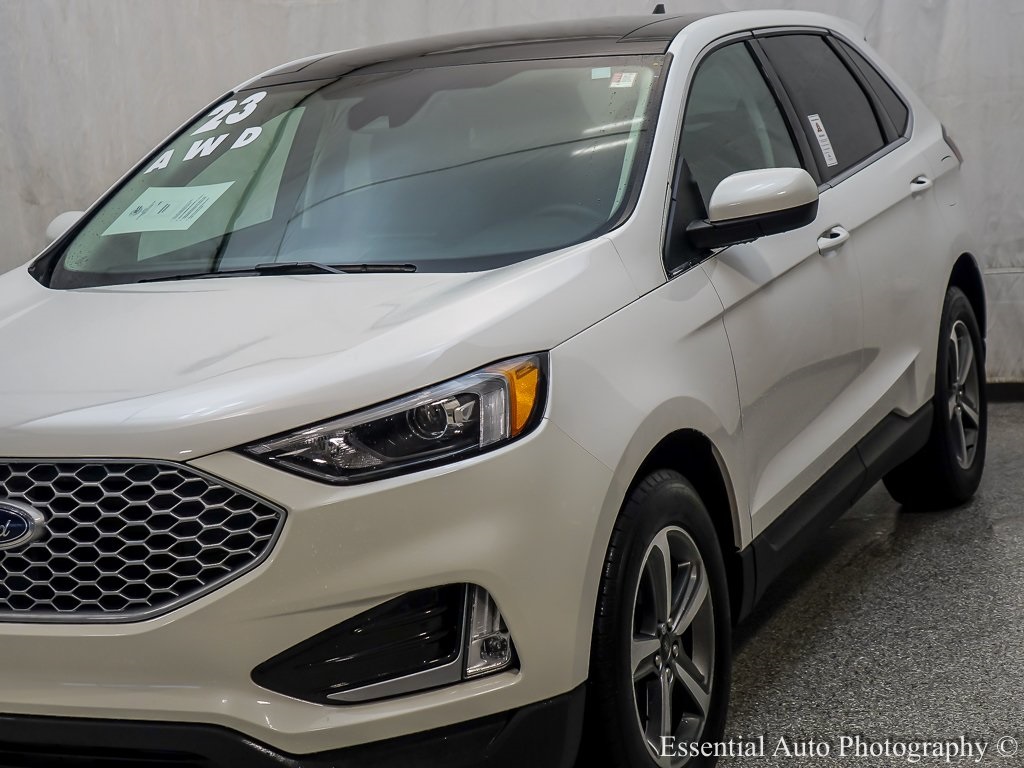 2023 Ford Edge SEL photo 4