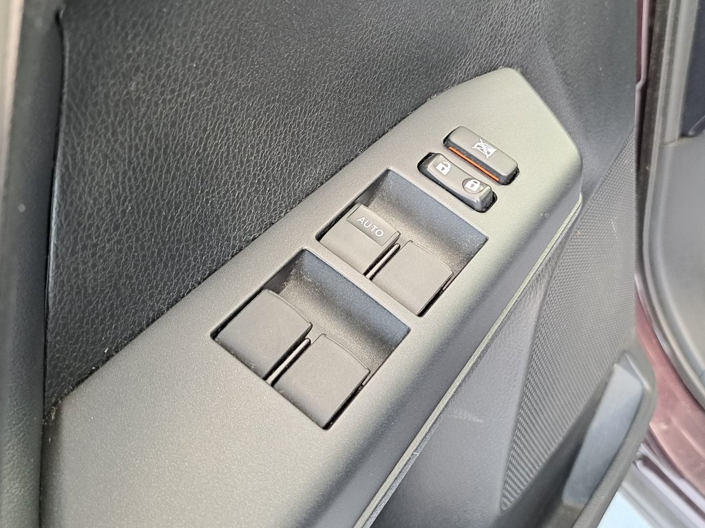 2016 Toyota RAV4 XLE photo 21