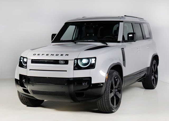 2026 Land Rover Defender X-Dynamic SE's photo